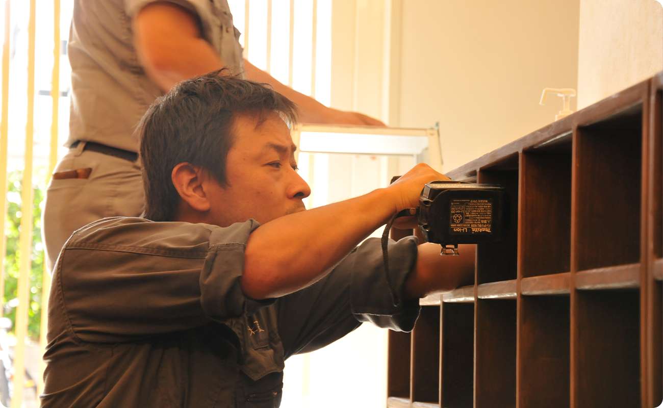 現場作業をする森本さん